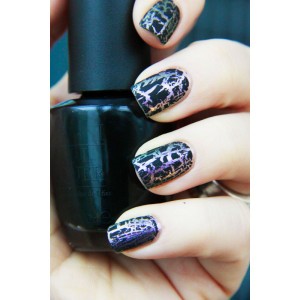 Shimmery silver polish with black crackle on top